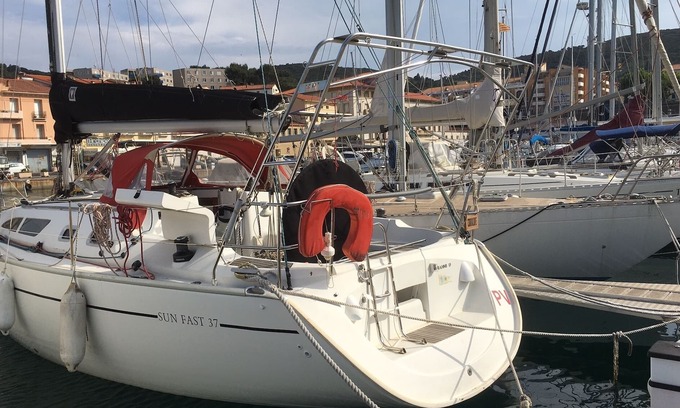 Port-Vendres Boat Rental | Superbe Voilier de 11 Metres