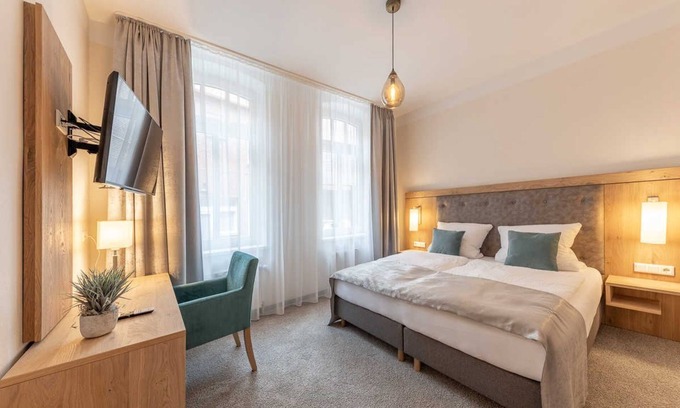 Leer Cottage | Superior double room 3 (ground floor right) - 24/7 self-check-in, 14008