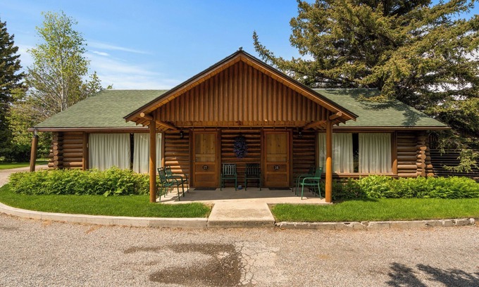 Ennis Cabin | Superior Kitchen cabins with King bed, overlook of lush Bear Creek Meadow