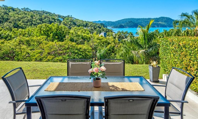 Hamilton Island Apartment | Superior Poinciana 011 on Hamilton Island
