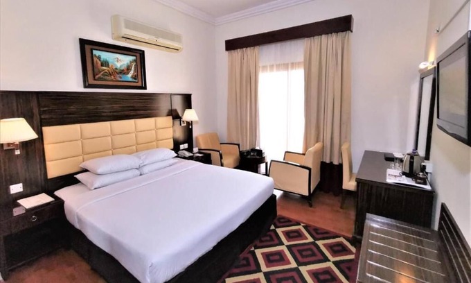 Naif House | Superior Room Near To Burj Al Nahar Mosque Dubai
