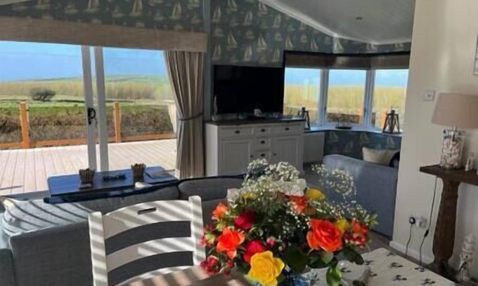 Mullacott House | Superior Stays at Sunset Lodge