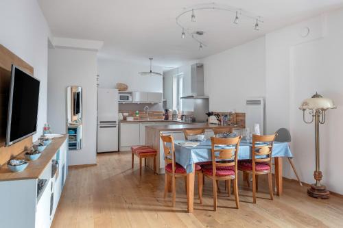 Le Croisic Apartment | Sur le Port du Croisic - Appartement pour 4