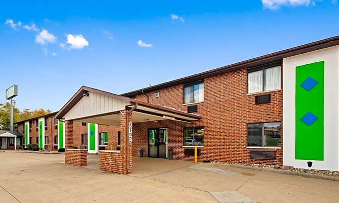 Cedar Rapids - Iowa City Hotel | SureStay Hotel by Best Western Cedar Rapids
