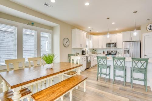 Surf City House | Surf City Home with Outdoor Shower Walk to Beach!