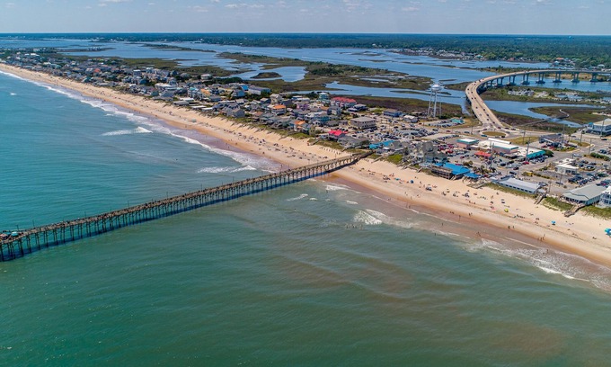 Hampstead House | Surf City Off Island Retreat! 2.5 mi to beach - Flexible booking days!