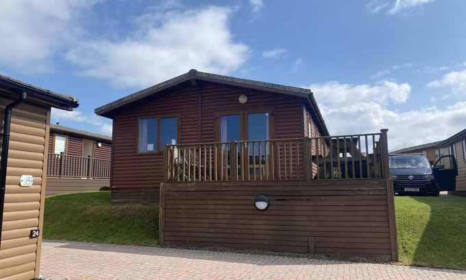Mullacott Cabin | Surf Lodge, Perfect for Family Visits to North Devon. 6 Beds & pet Friendly Too!