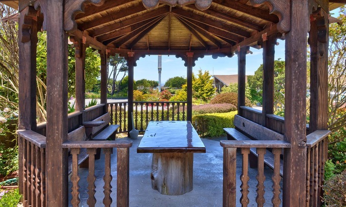 Fort Bragg Hotel | Surf Motel and Gardens