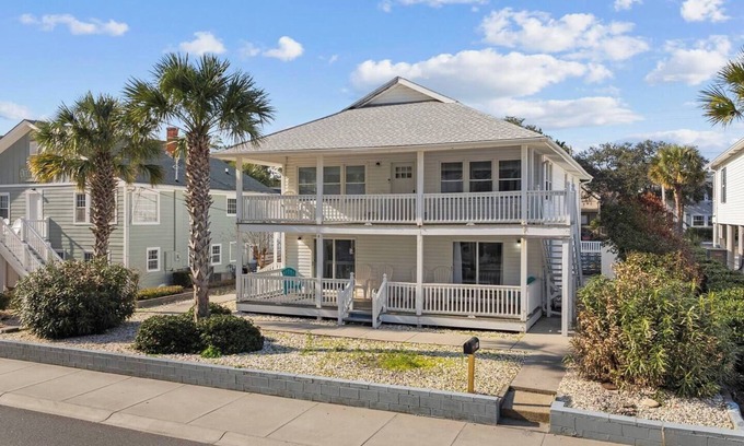 Ash House | Surf Shack|Steps to Beach|Pool|2nd Row|Sleep 17