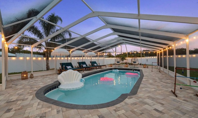 Walsingham House | Surfs Up! Heated Pool+Golf+Games