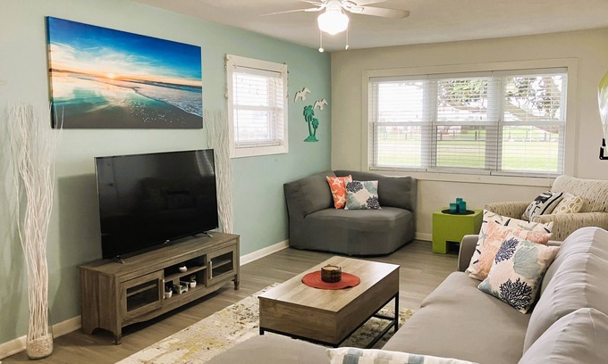 Dam Neck House | Surfside Beach Bungalow- spectacular views of Rudee Inlet!