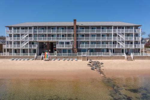 Commercial Street Hotel | Surfside Hotel and Suites