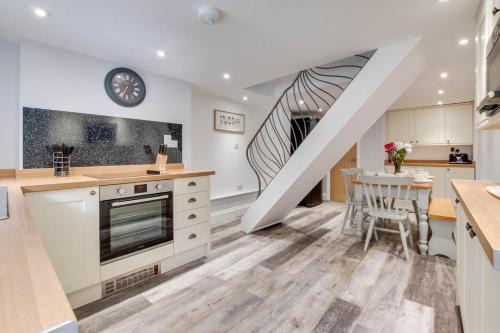 Staithes House | Surgery House