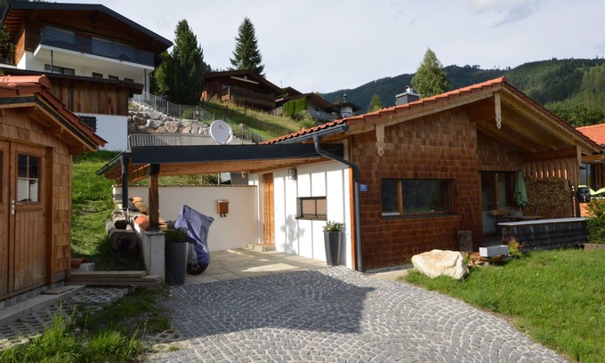 Niedernsill Ski Chalet | Sustainable chalet with infrared cabin