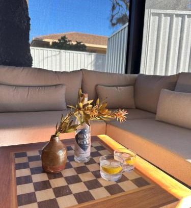 Sellicks Beach House | Suur Kodu- Beachfront House plus Tiny Home