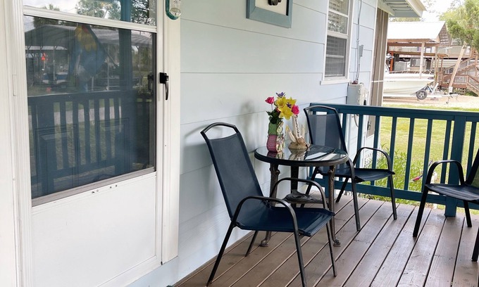 Chiefland House | Suwannee at the Gulf, Free Trailer parking, Screen Patio, King and Queen bed +