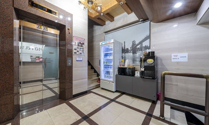 Beon 1-dong Hotel | Suyu Four Seasons Hotel