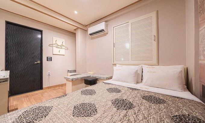 Beon 1-dong Hotel | Suyu Windsor