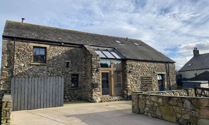 Cockermouth House | SWALLOW BARN, pet friendly, character holiday cottage in Cockermouth