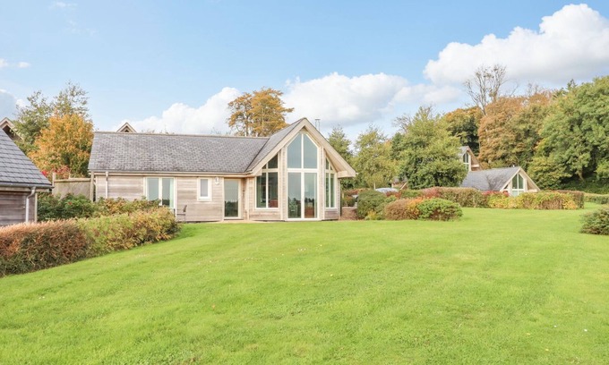 Eleighwater Cottage | SWANDOWN 11 THE CYGNET, with pool in Cricket St. Thomas