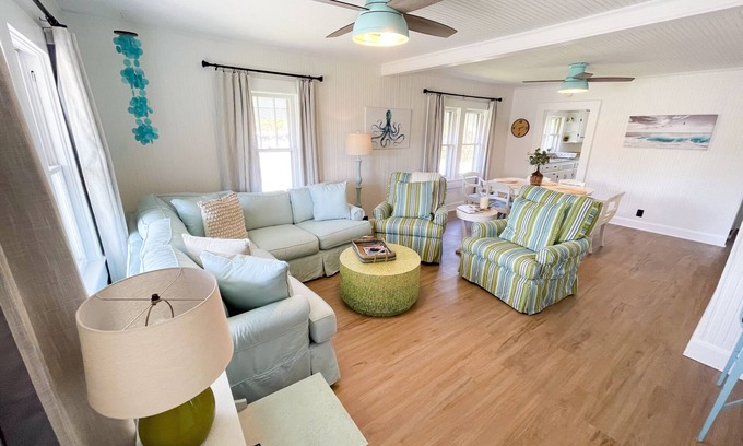 Swansboro House | Swanky Swan - 3BR/2BA, Swansboro close to downtown - short drive to Camp Lejeune