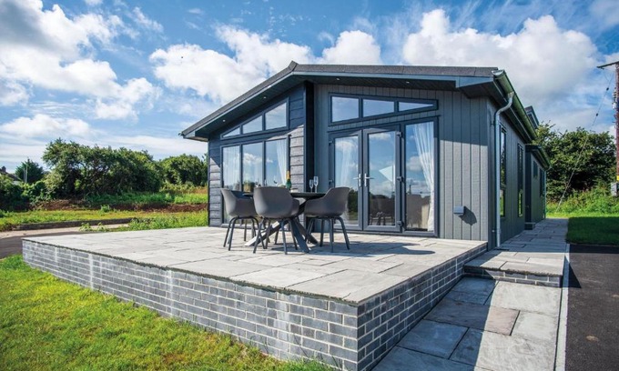 Penally Apartment | Swanlake Lodge - 3 Bedroom Holiday Home - Penally