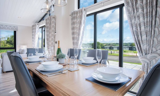 Tenby Apartment | Swanlake Lodge - 3 Bedroom Holiday Home - Penally