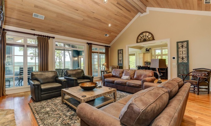 Big Canoe House | Sweeping mountain views and community amenities! - Chasing Chipmunks