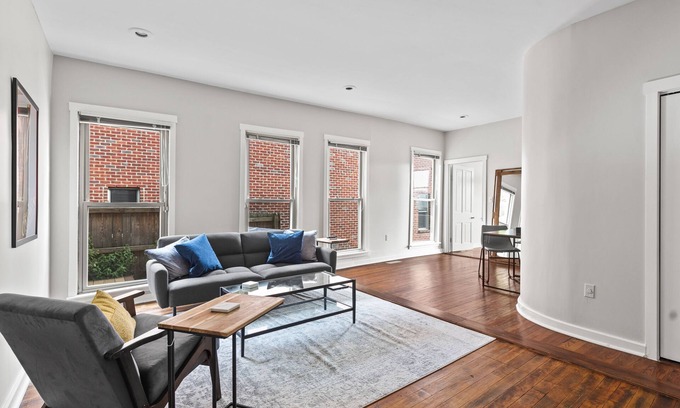 Mount Auburn Condo | Sweeping Views in Bright and Spacious Loft in OTR