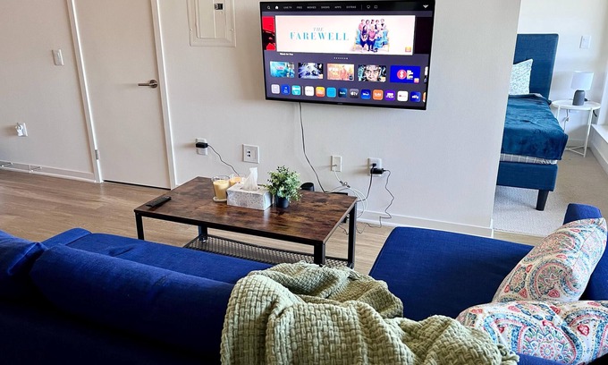 Downtown Hotel | Sweet 1-bedroom unit in Santa Monica