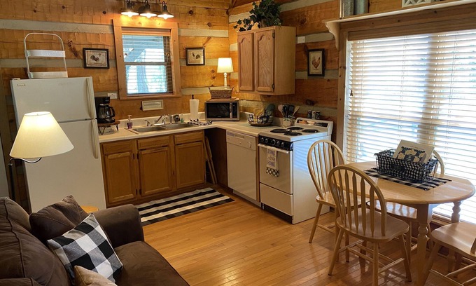 Cosby Cabin | Sweet - 2 Bedrooms, 2 Baths, Sleeps 6 Cabin by RedAwning
