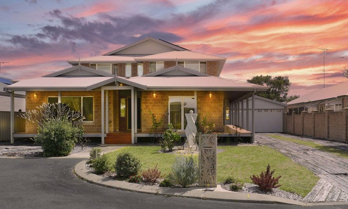 Geographe House | Sweet and Secret Castle
