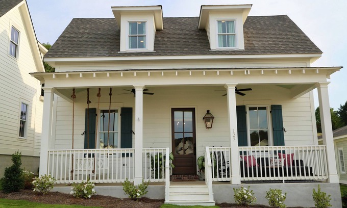 Oxford Cottage | Sweet Baby Magnolia at The Lamar.Charming Cottage By the Square near Campus!