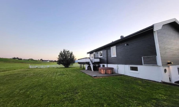 Vestvagøy House | Sweet Cabin Leknes