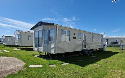 Selsey Apartment | Sweet Cara-van, Seal Bey Resort