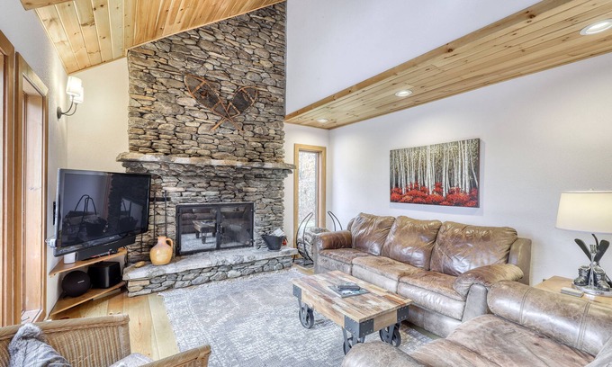 Plymouth House | Sweet chalet with private hot tub, firepit, game room & minibar