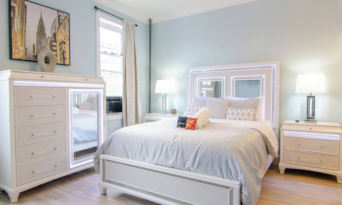 Union City Apartment | Sweet Diamonds & Adventures 10 Mins To NYC