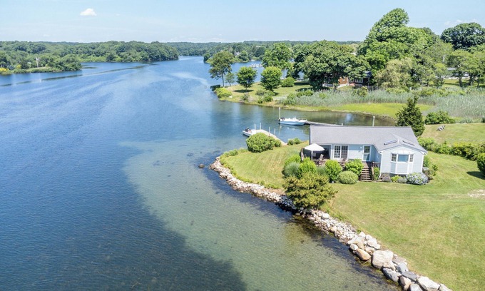 Snug Harbor House | Sweet Family Cottage on Beautiful Potter's Pond in East Matunuck