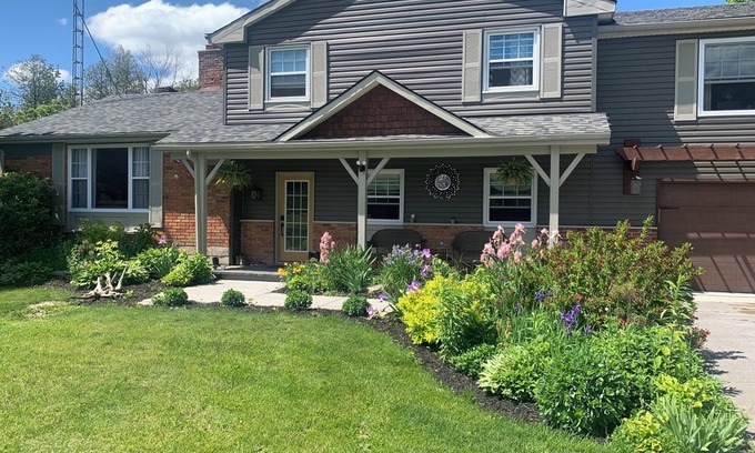 Campbellford House | Sweet Garden Retreat