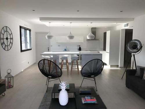 Porto-Vecchio House | Sweet Holiday