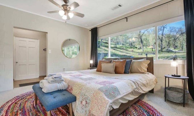 Three Rivers House | Sweet Mountain Retreat, Near Sequoias BBQ, AC, TV+