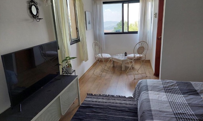 Amirim Apartment | sweet Mountain View room in heart of Amirim