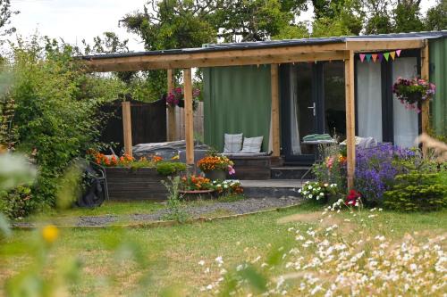 Evesham Other | Sweet Pea Cabin