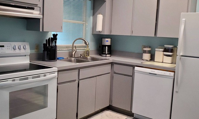 Homosassa Villa | Sweet Retreat! Gulf beaches, scalloping, manatees, theme parks, kayaking!