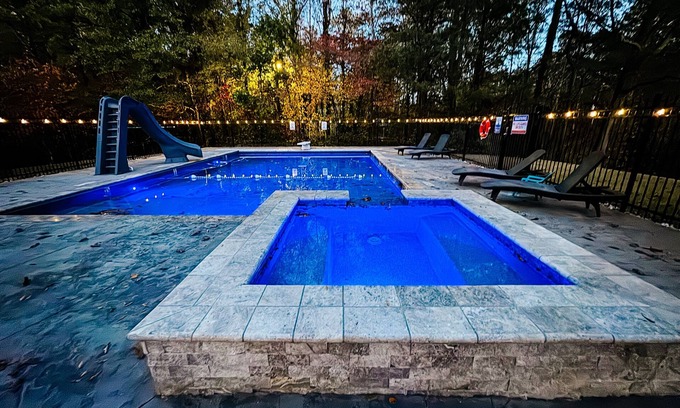 Mableton House | Sweet Tea & Serenity * Pool + Hot Tub * Fire Pit * Playground *