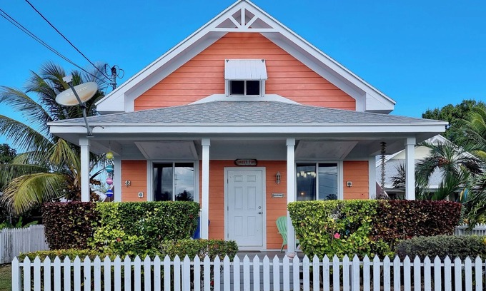 Spanish Wells Cottage | "Sweet Ting" Charming 3-bedroom cottage in Spanish Wells, Just Steps to beach
