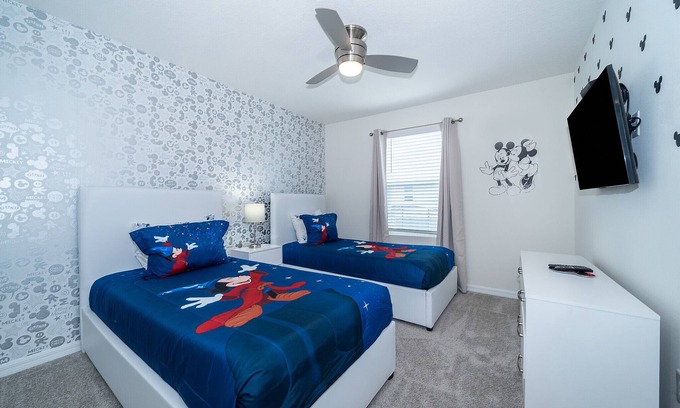 Four Corners Ski Chalet | Sweet Townhouse 4Beds/3Baths/Pool/18Min Disney