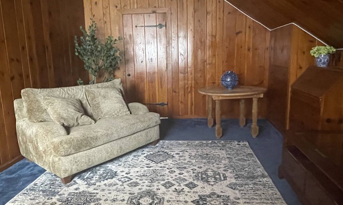 Buena Vista Apartment | Sweet Upstairs’s apartment right next to Southern Virginia University.