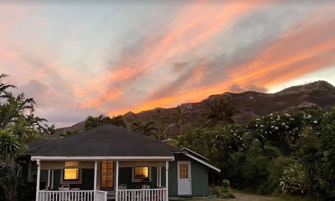 Lanikai House | Sweet Vintage Hawaiian Cottage and Guest House! Great deal in beautiful Lanikai!