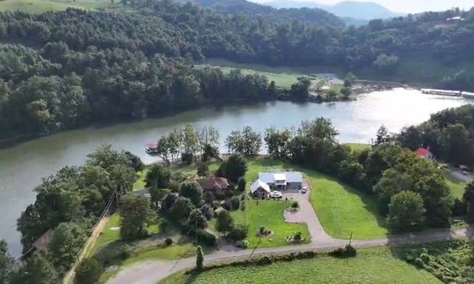 Butler House | Sweet Water Estate - luxury lakefront with slip, Watauga Lake